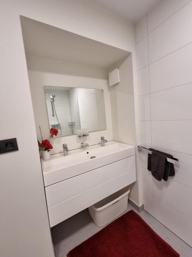 Susberg 3 Luxe Verblijf Met Zwembad En Sauna NeerNeerpelt 외부 사진